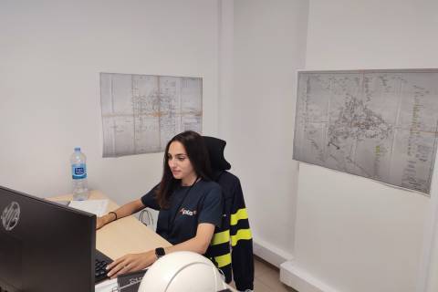 María Ana Sánchez, trabajando en el proyecto de reparación del cazaminas.